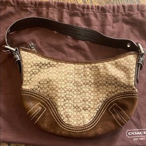 Coach bag and comes with dust bag